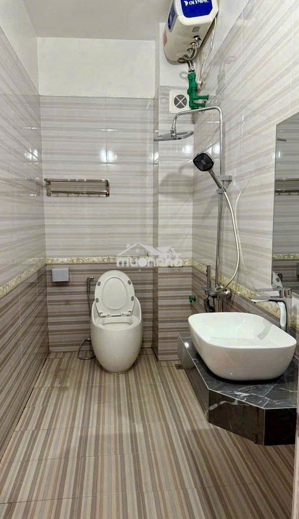 Bán nhà 7,45 tỷ ven sông sg, gần cầu bình triệu, xe hơi đậu cửa 24/7. - 3