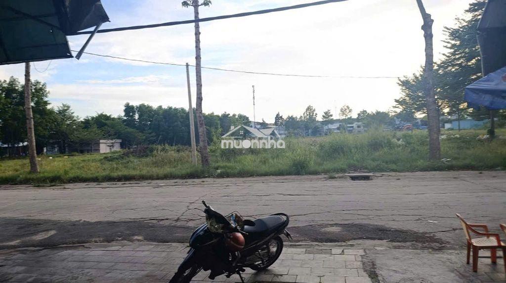 (8691) shophouse becamex mỹ phước 1. giá thuê: 3,5 triệu - 4