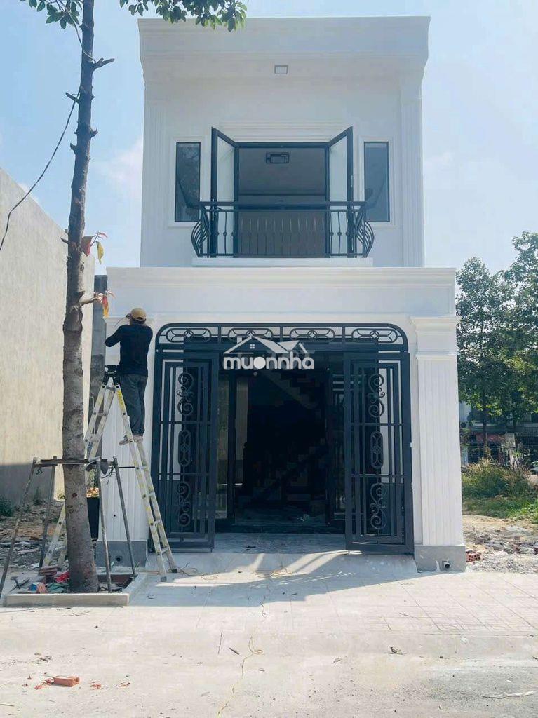 Nhà ngay nhà thờ bến sắn, tân hiệp. nhà trệt lầu 2 phòng ngủ,2wc.1ty85