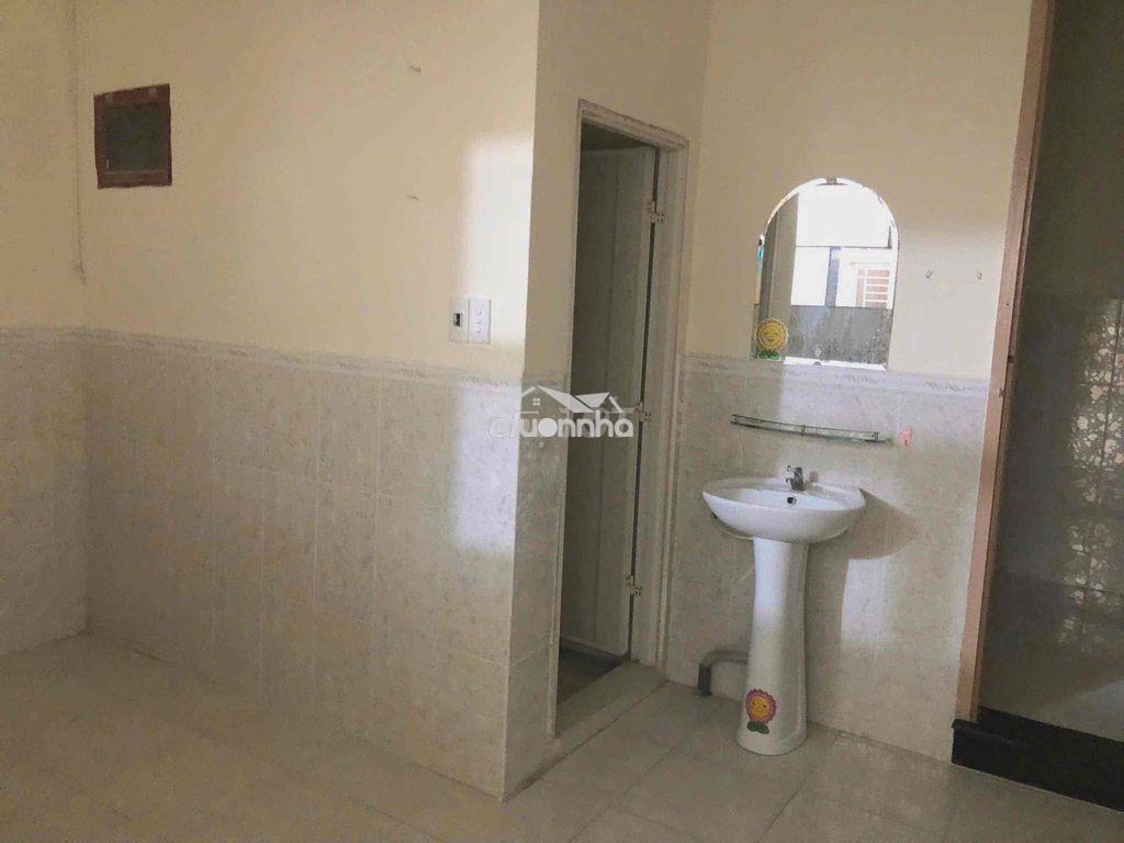 Nhà 3 phòng ngủ 4x13 lê văn sỹ. hẻm thông - 2