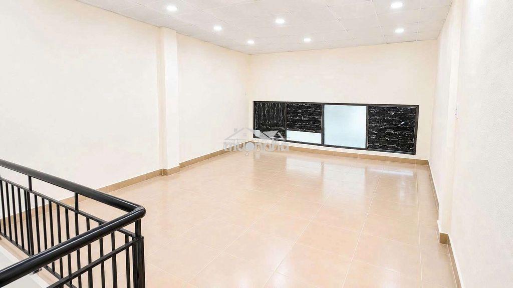 Bán gấp nhà nở hậu phong thủy tốt - 4