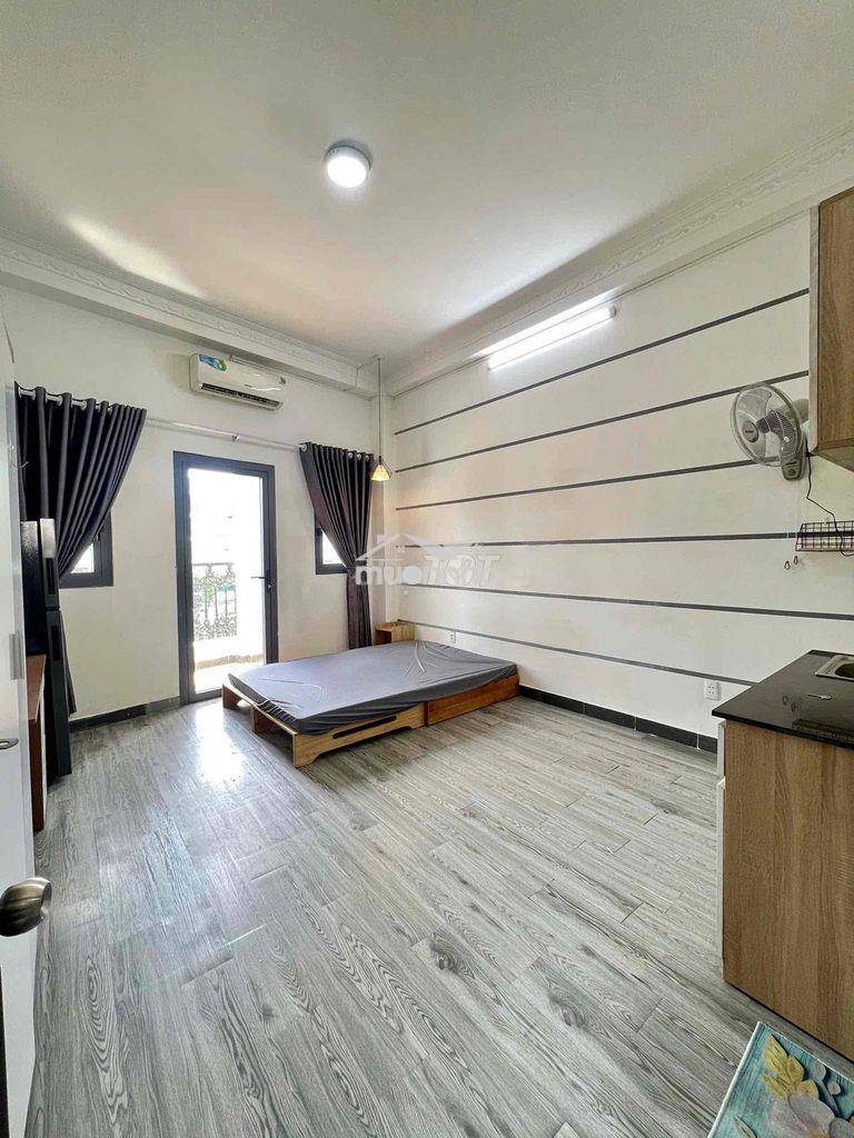 Studio ban công full nội thất ngay bờ kè - q3 - 4