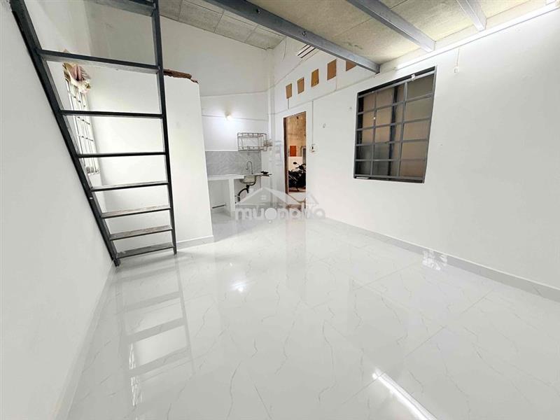 Phòng có gác 16m2 cửa sổ thoáng tô ký