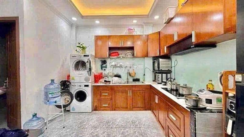 Cho thuê nhà 1 trệt 1 lầu 2pn 3wc 4x14m hẻm nguyễn thị thập