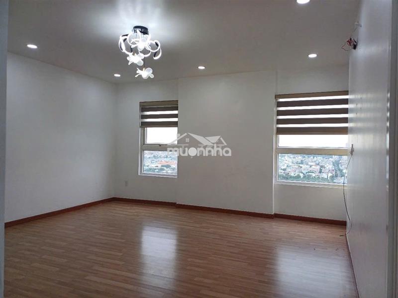 Bán căn 3 phòng ngủ view quận 1, nhà mới dọn vào ở ngay giá 4,2 tỷ. 