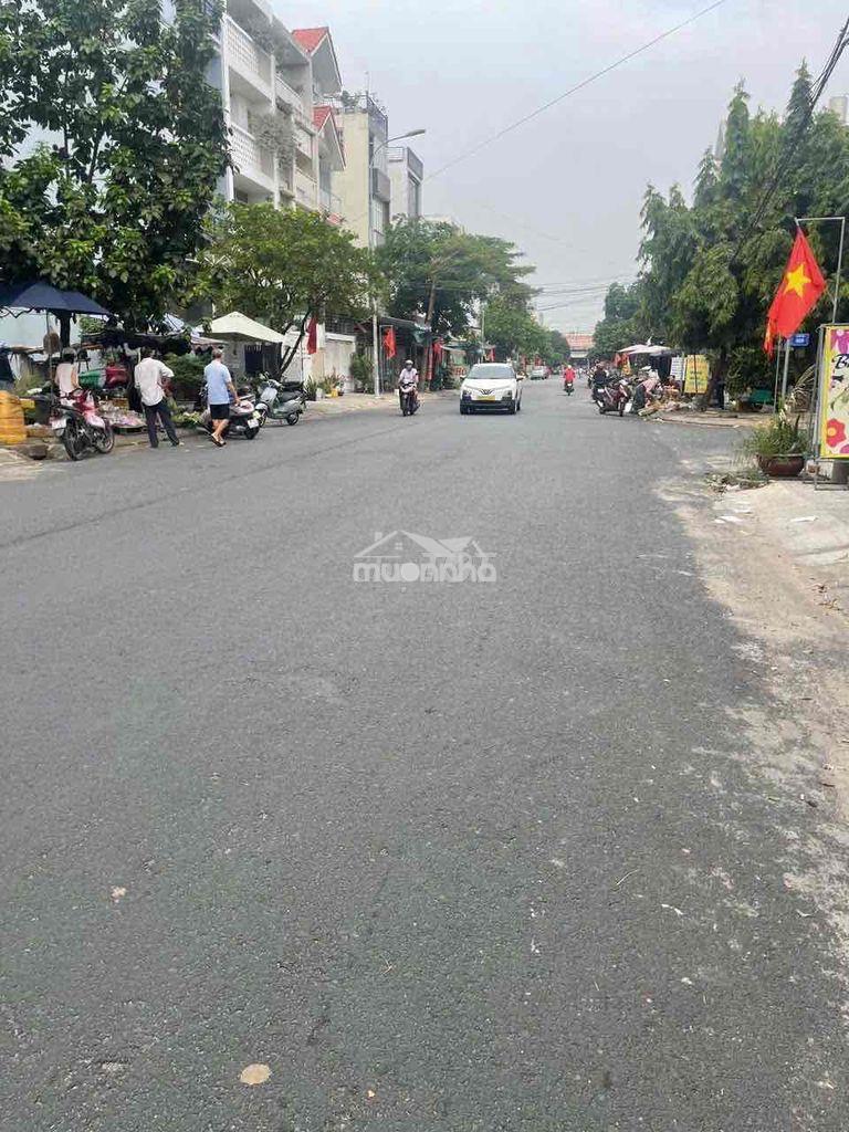 Bán nhà c4, mt đht 10, sát kdc an sương, 4x26.6m, sát nvq, đht, q12 - 3