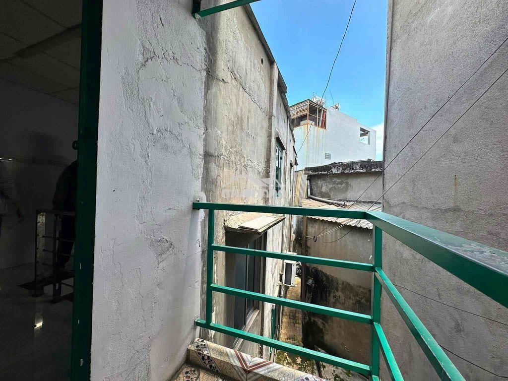 Nhà nguyên căn - 2pn - 2 wc - 1 pk lớn - 1 nhà bếp thoáng - 3