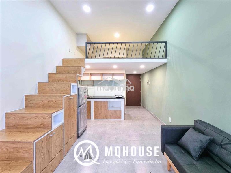 Cho thuê căn hộ bancol duplex - gác cao 2m ngay vòng xoay dân chủ q3