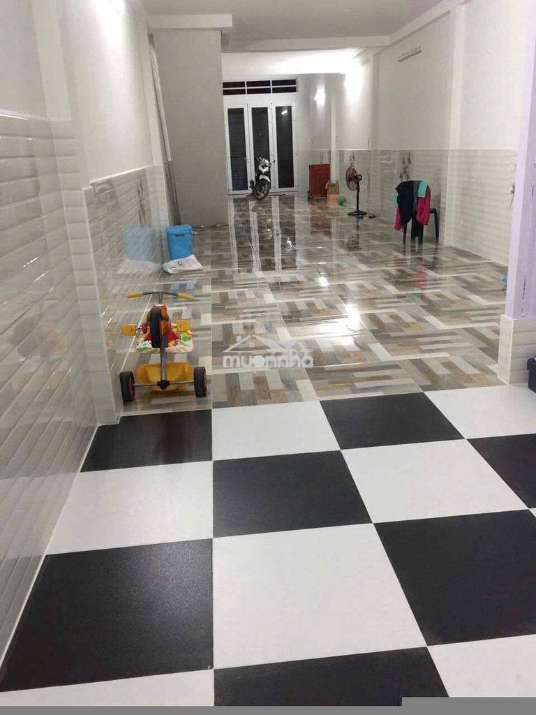 Cho thuê nhà khu tân hương 4 x 28 m đúc 1 lầu đẹp : 3 pn , 2 wc hẻm 🚗