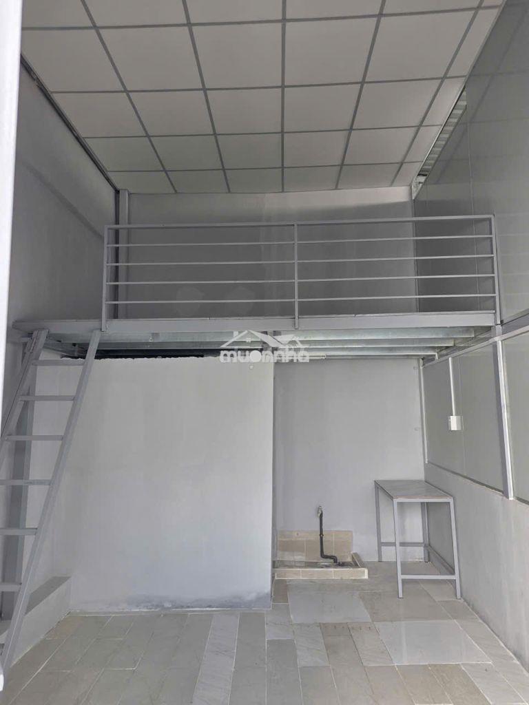 Cho thuê căn nhà nhỏ 1 căn trệt + lầu, 1 căn có gác lý chiêu hoàng - 2