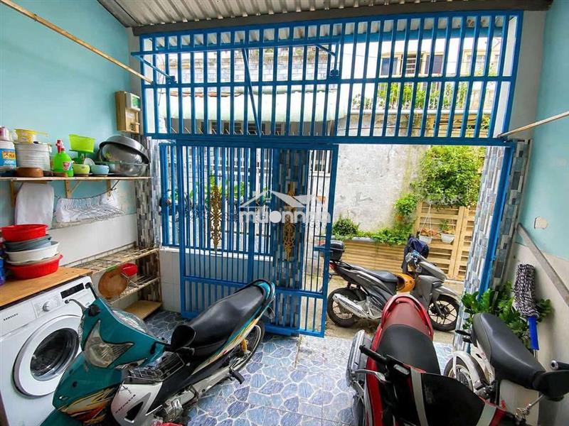 Nhà ngã tư ga 55 m2 chỉ 2,x tỷ