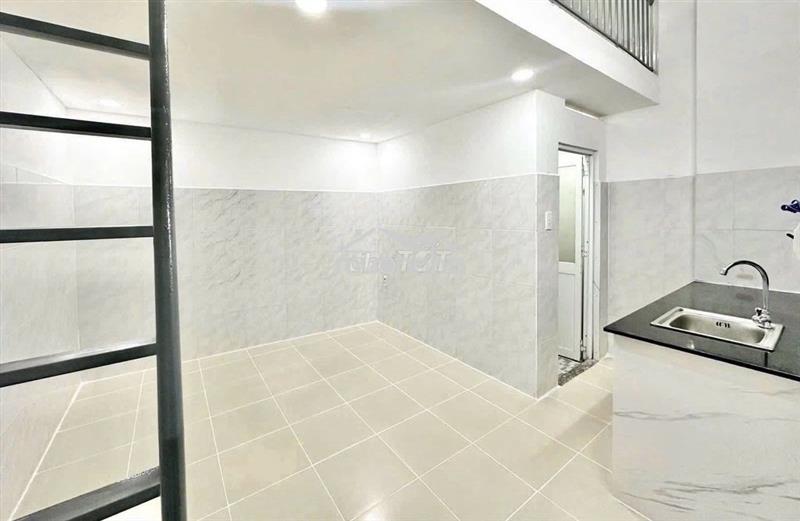 Duplex gác cao ko đụng đầu có sẵn máy lạnh ko giới hạn người ở