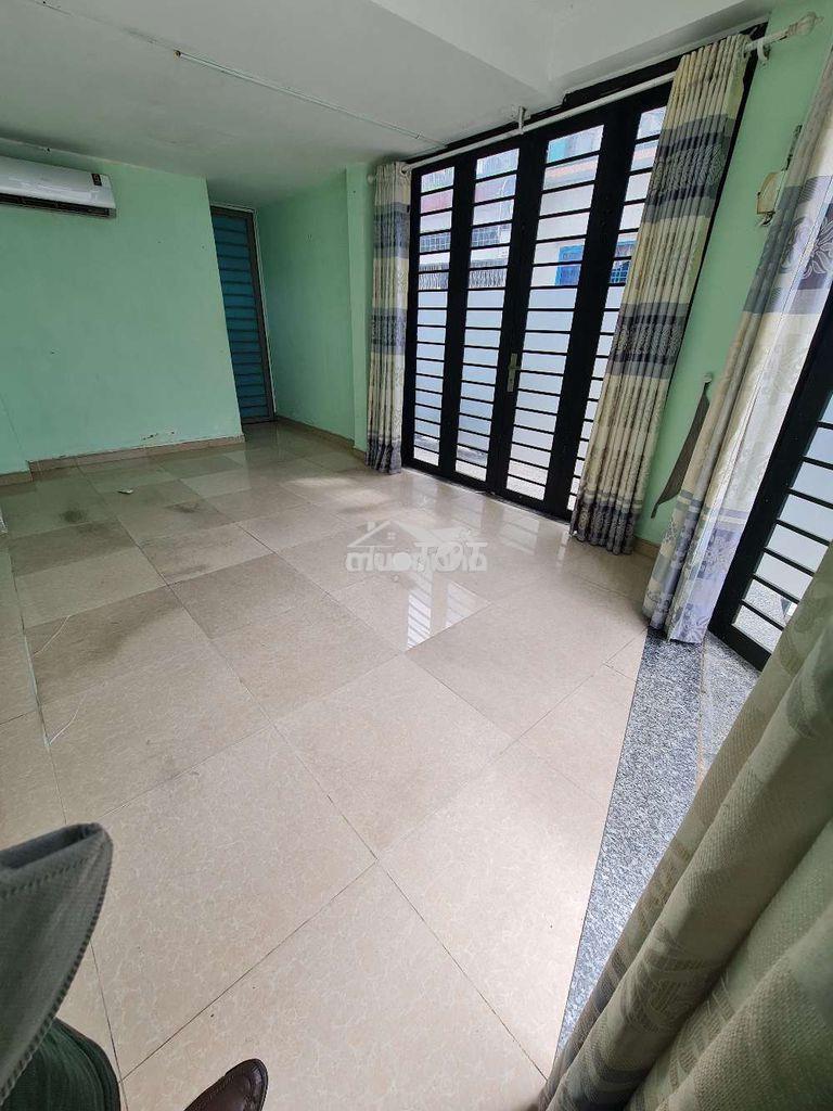 Cho thuê phòng trệt 2 mặt hẻm có sân rộng 25m² - 4
