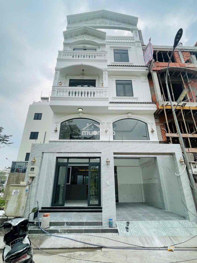 Bán nhà có thang máy nội thất đầy đủ tại kdc gia long
