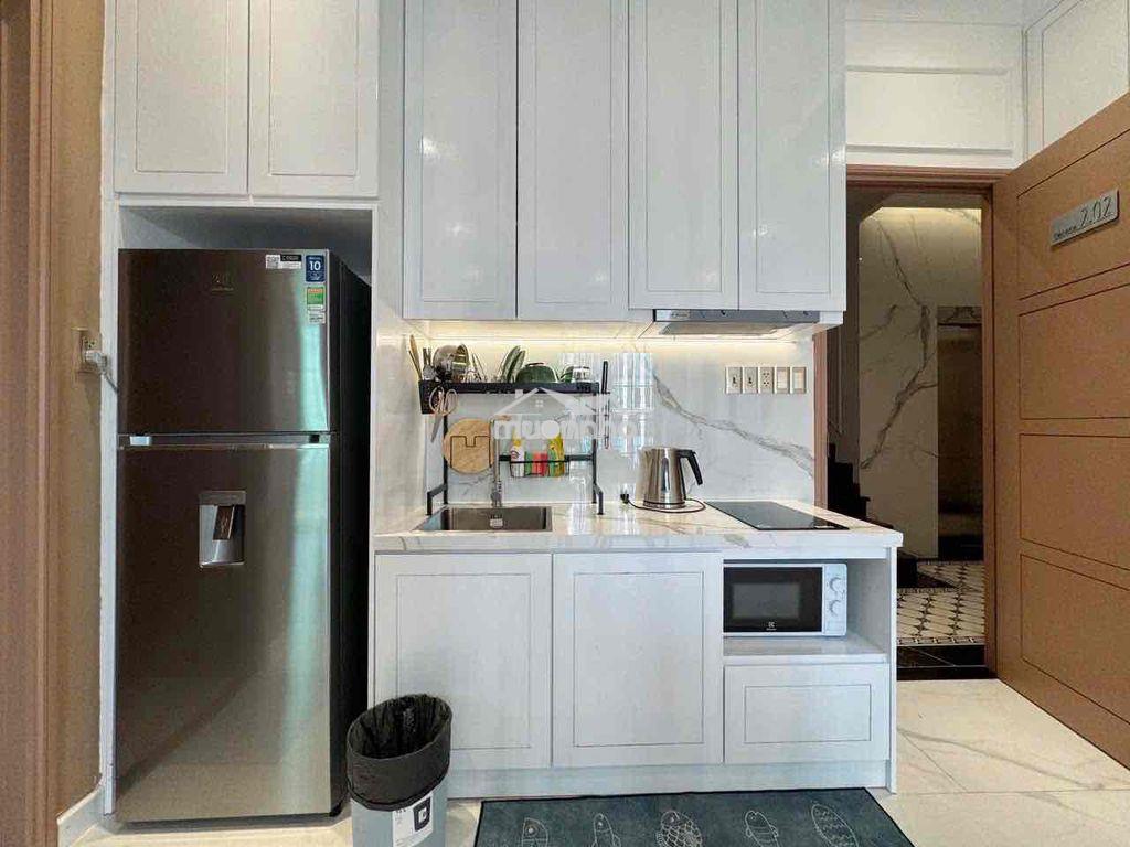 Căn hộ dịch vụ cửa sổ lớn trung tâm quận 7 - 4