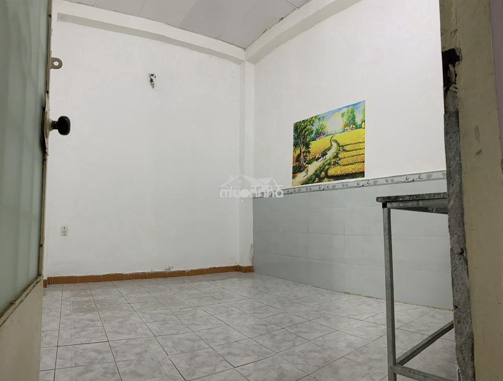 Phòng trọ gần chợ hoàng hoa thám có máy lạnh - 2