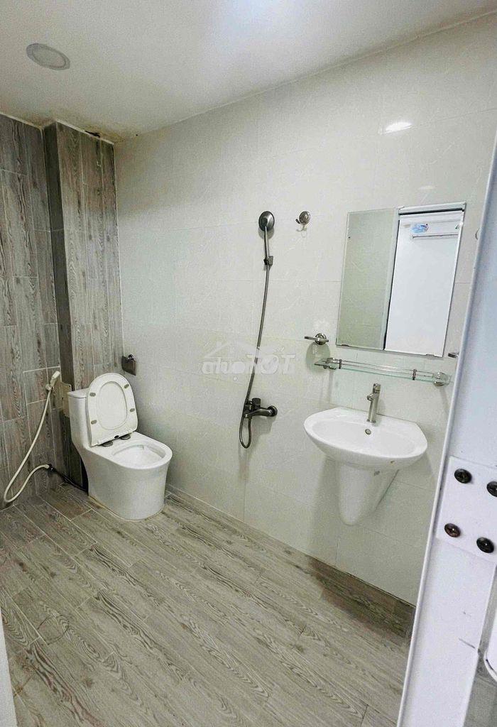 Phòng trọ giá rẻ đầy đủ nội thất ngay etown cộng hoà - nhà ga t3 - 4