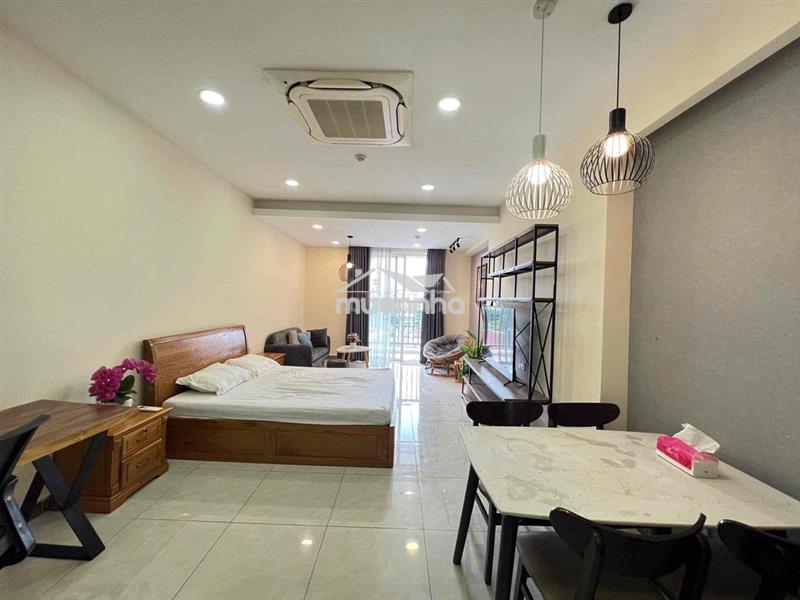 Cho thuê orchard parkview sẵn slot ô tô vào ở ngay có ban công rộng