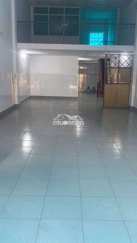 Cho thuê nhà mặt tiền đường lớn, dt 5×20 có 2pn,2wc. điện 3 pha - 2