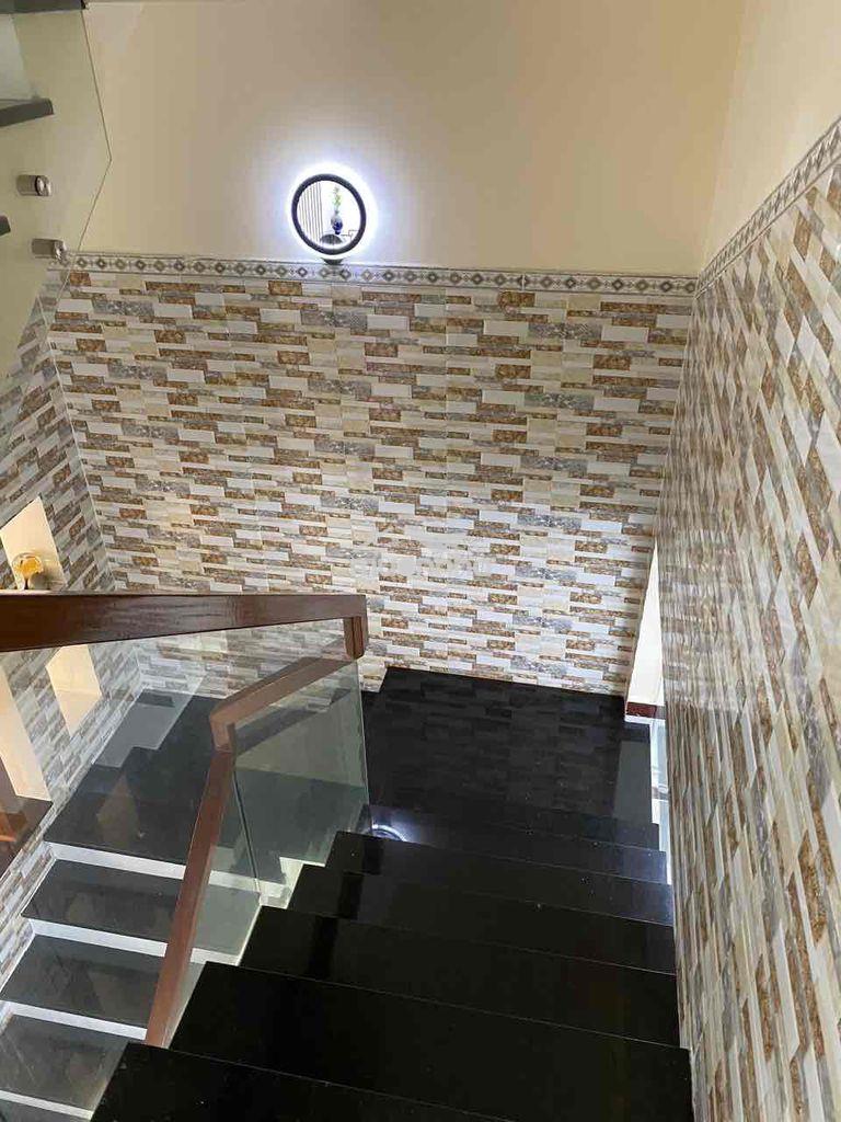 Cho thuê nhà gần cv làng hoa 4pn 5wc - 3