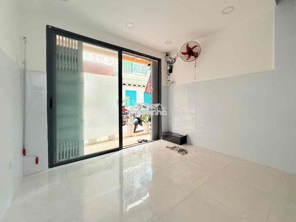 Nhà nguyên căn ngay chợ hồ thị kỷ gần ueh, cđ kinh tế, hoa sen quận 10 - 2