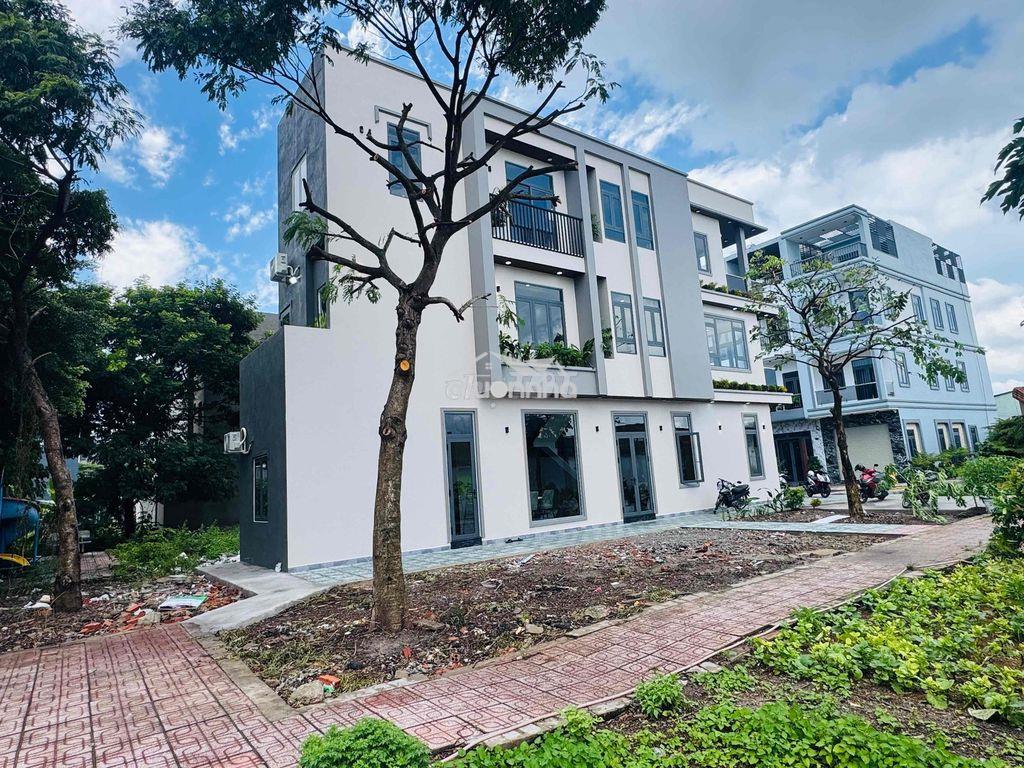 Nhà 3 mặt tiền công viên 1000m2. trung tâm thuận giao. gần aeon - vsip - 2