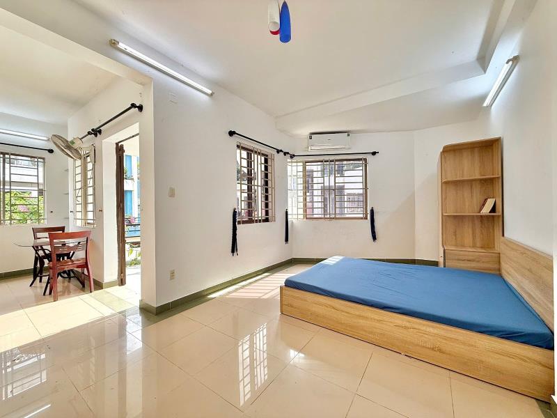 Căn hộ 1pn - ban công 2 mặt cực rộng - mặt tiền đường - ngay học viện cán bộ - di chuyển thuận tiện các quận trung tâm - 2