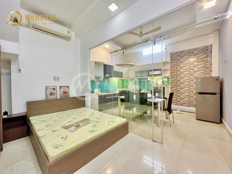 Căn hộ 1pn - vách kính sang trọng - full nội thất setup sẵn - vị trí đẹp thuận tiện di chuyển các trường dh, tttm, siêu thị