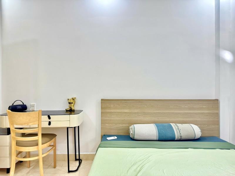 Căn hộ 1pn tách bếp - full nội thất - cửa sổ trời - gần dh hutech, văn lang, uth - chỉ 5p tới ngã tư hàng xanh - gần q1, q2, phú nhuận - 2