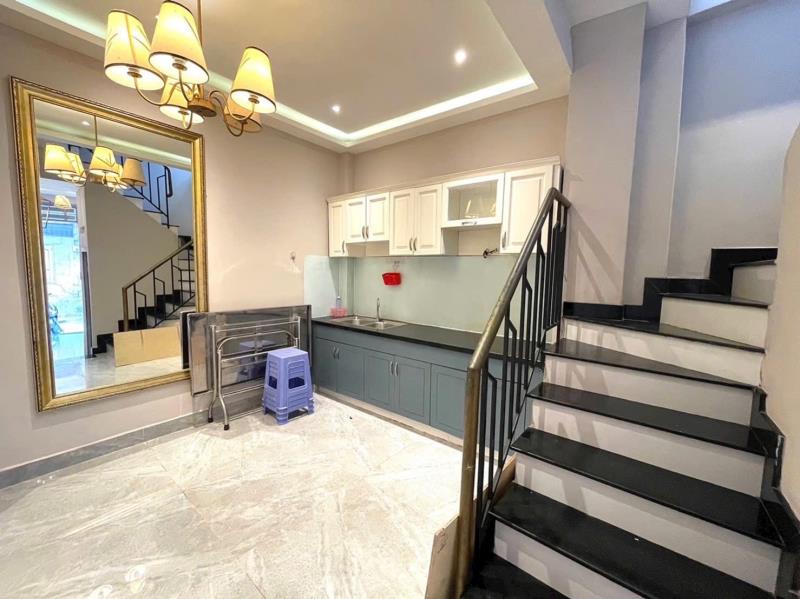 Bán nhà đẹp 3 tầng - vài bước ra mặt tiền - nở hậu - ko lg - 2