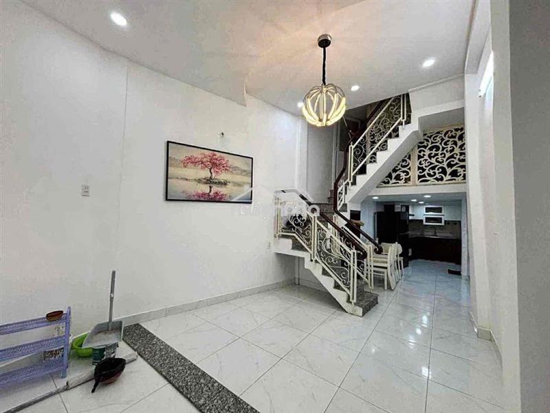Cho thuê nhà 35m2 2lầu 3pn có nội thất hẻm 1/nguyễn công hoan