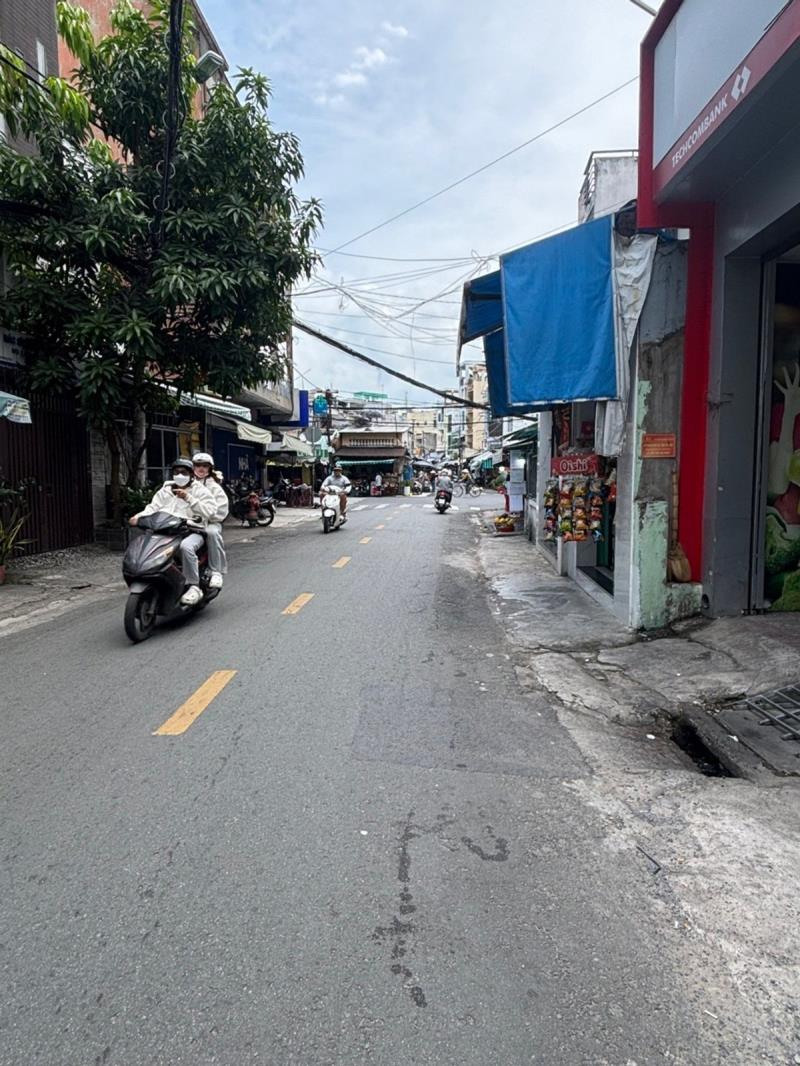 Ngay svđ phú thọ - mt công chúa ngọc hân – q.11 – dt: 8*20m – 22 tỷ 5  - 4