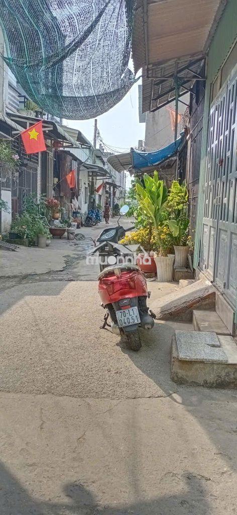 Nhà bán gấp 56m2 gác lửng vĩnh lộc b
