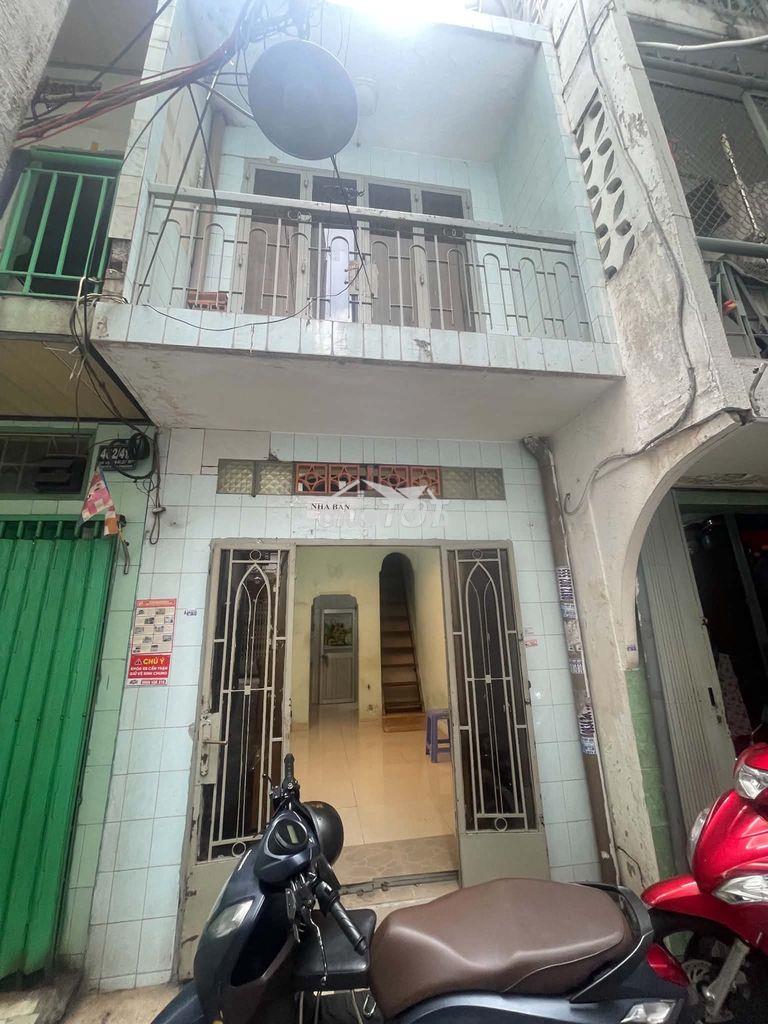 Chính chủ bán nhà nhỏ q10