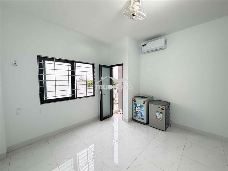 Căn hộ mới xây, đi bộ ra ufm long trường
