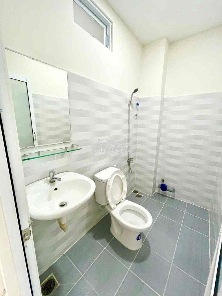 Cho thuê căn hộ studio cửa sổ q4 gần đh luật, đh nguyễn tất thành - 3