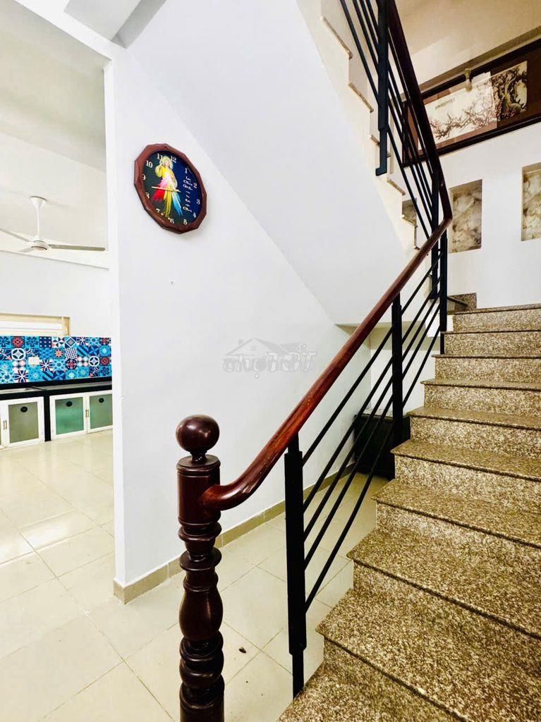 Nhà phố 3 tầng, ngang 5m, dt 100m2, đường 10m, thủ đức, giá gấp bán - 4