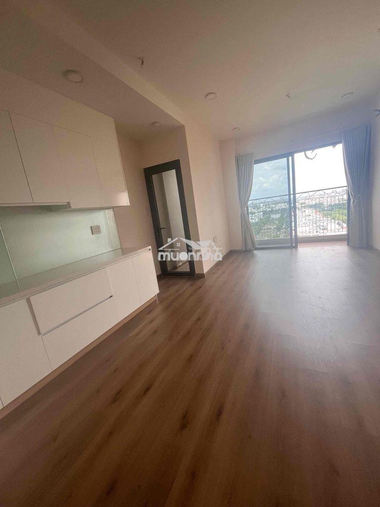 Cho thuê căn hộ 2 phòng, bancong, có máy lạnh tại quận 7
