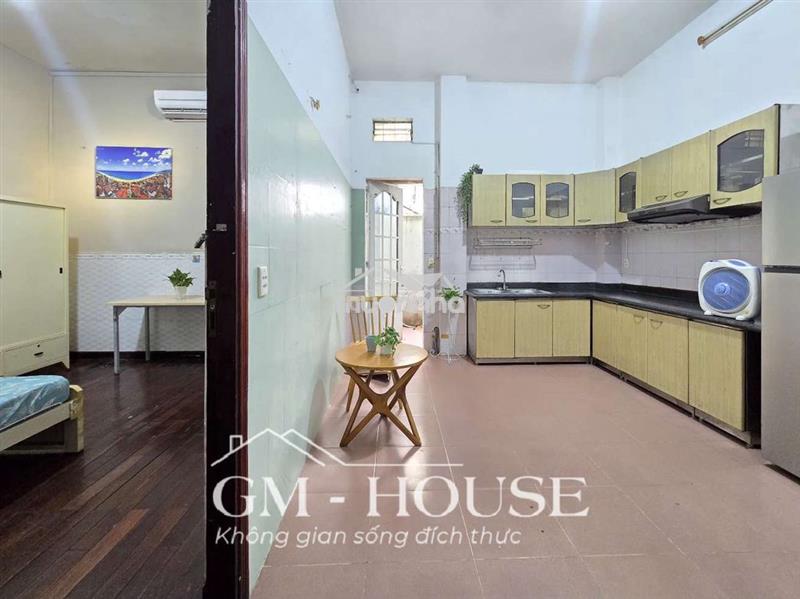 1 phòng ngủ 40m2, đầy đủ nội thất, ngay ngã tư hàng xanh