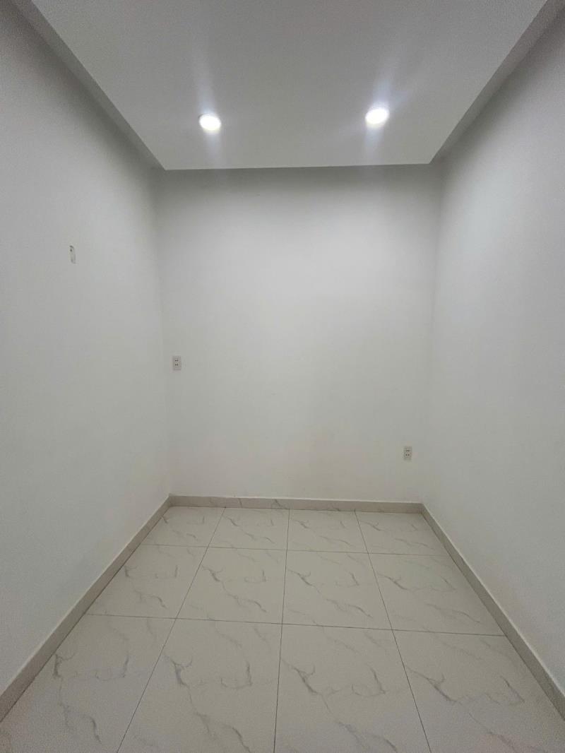 Căn nhà mới trệt lầu gồm 3pn 2wc ngay hóc môn 4m*10m chỉ 600tr - 4
