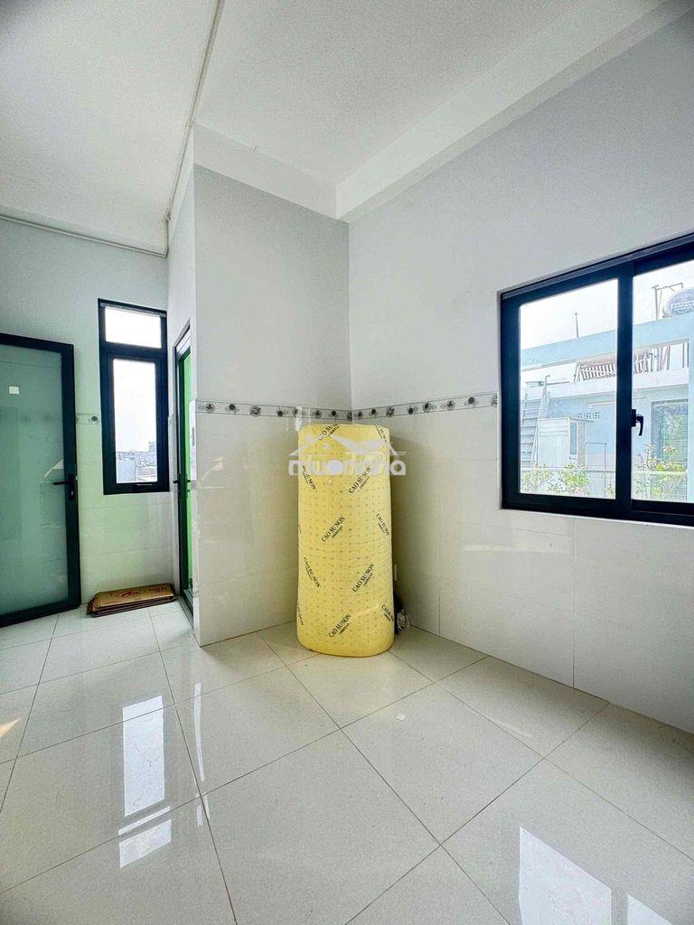 Studio ban công đầy đủ nội thất q8 - 4