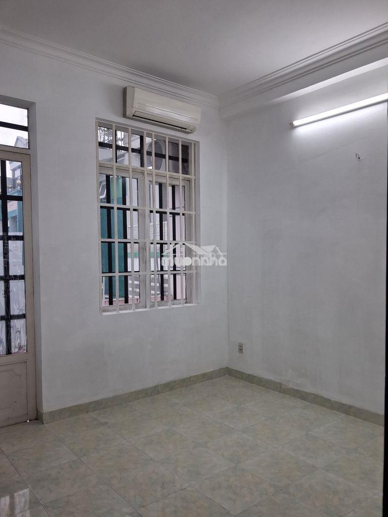 Chính chủ cho thuê nhà nguyên căn 4x18m. 1 trệt 2 lầu, 4pn, 3wc. h 5m - 2