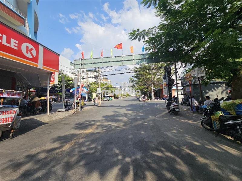 Siêu phẩm lâm văn bền – q.7 . xe hơi tận nhà – đất dài miên man 4x25m