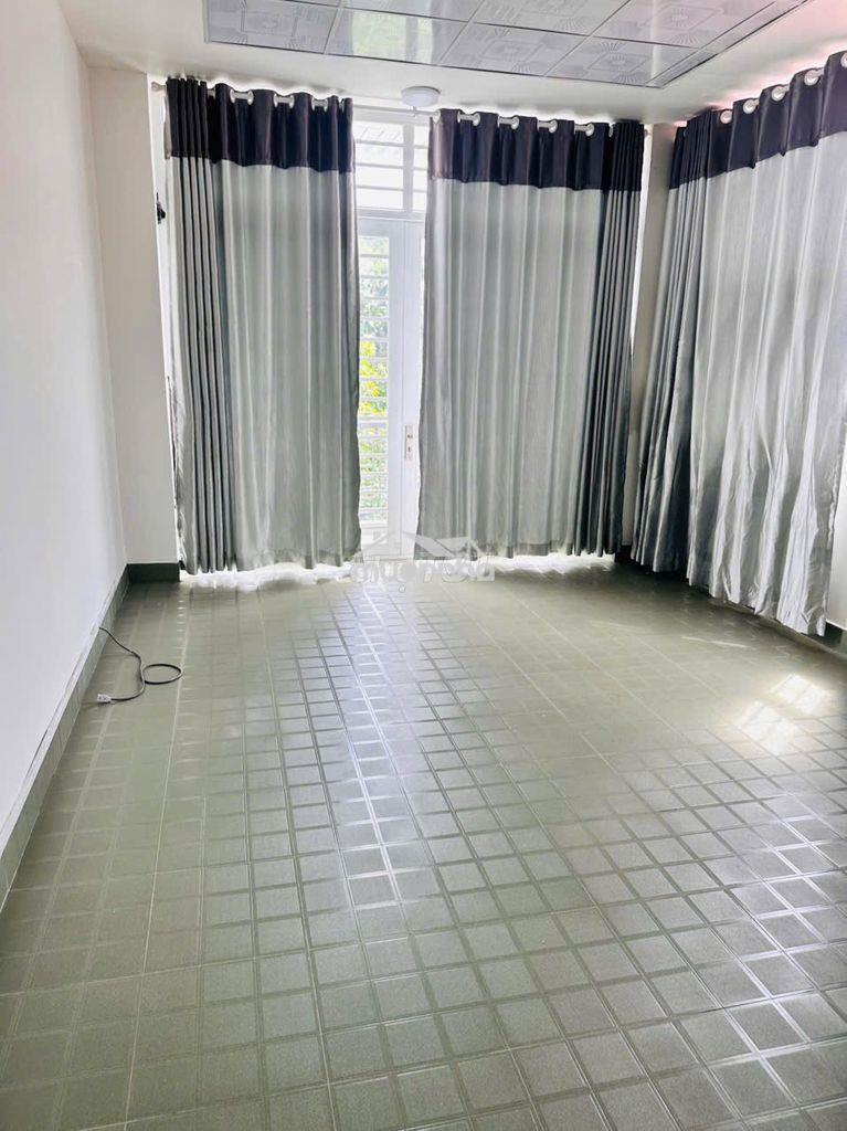 Cho thuê nhà đường thoại ngọc hầu gẩn uỷ ban quận :4 x 22 m đúc lửng - 3