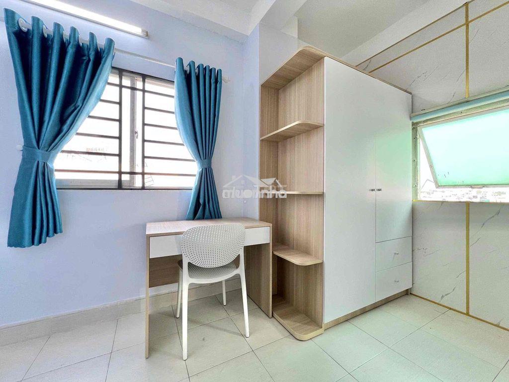 Cho thuê căn 2 phòng ngủ - 1 phòng bếp cửa sổ - có thang máy - 2
