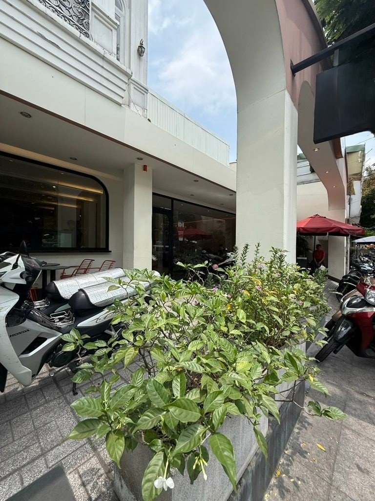 Gần đầm sen mặt tiền kênh tân hóa – tân phú – dt: 13*17m (220m2) - 29 tỷ 5 - 3