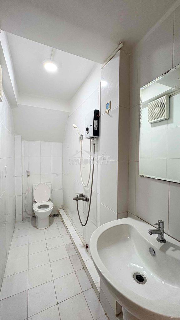 Cho thuê căn hộ 2pn+ 2wc sân vườn full nội thất ngay bến thành, quận 1 - 2