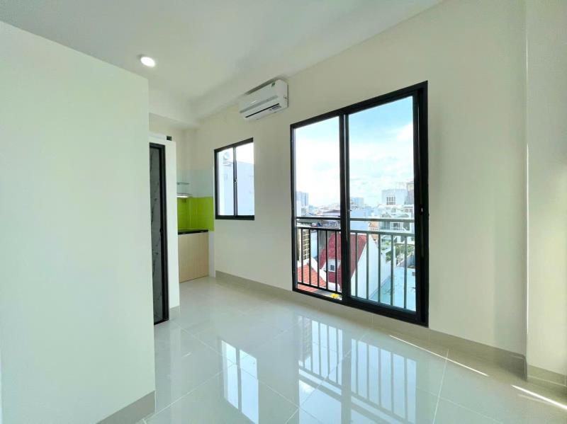 Phòng mới cửa sổ trời thoáng full nội thất giá tốt bùi đình túy gần ngã tư hàng xanh và các đh lớn