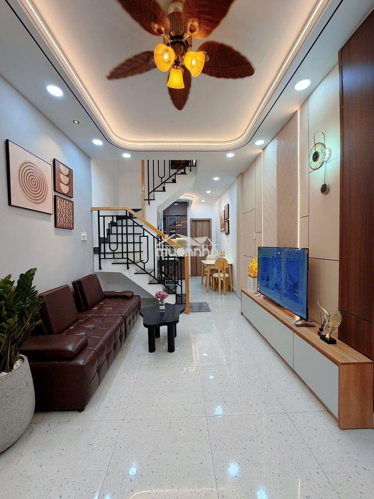 Bán nhà đường cô giang, 2t mới hiện đại full nt, 40m2 giá chỉ 5,95 tỷ