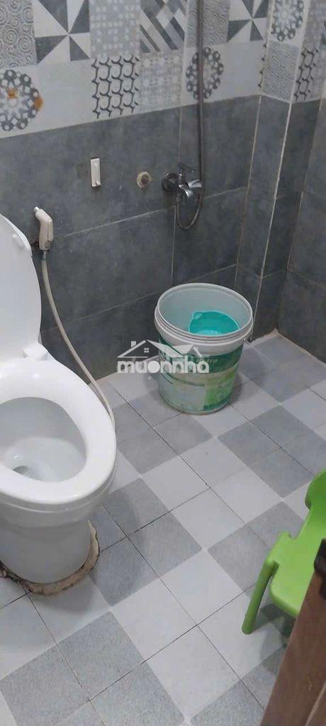 Cho thuê nhà làm kho hẽm xe tải khu c phạm hùng. dt 4x20. giá 7trieu - 2